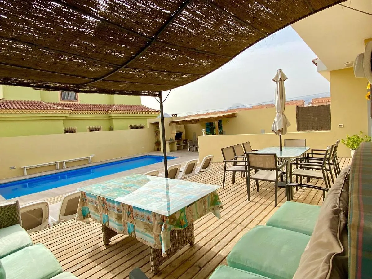 Vivienda Vacacional Tinizara アロナ ヴィラ